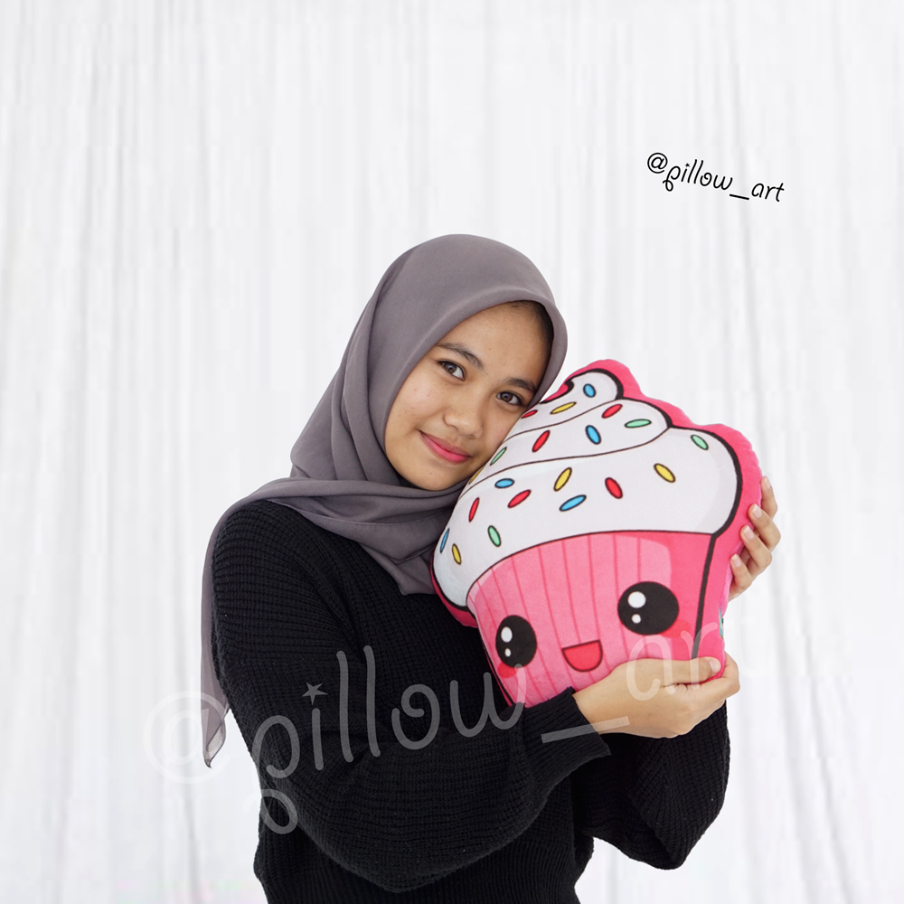 Pillowart - Bantal Sofa Motif Cupcake Lucu Size M - ART129