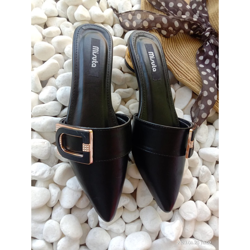 Misuta Slip On kode neviaa sandal sepatu