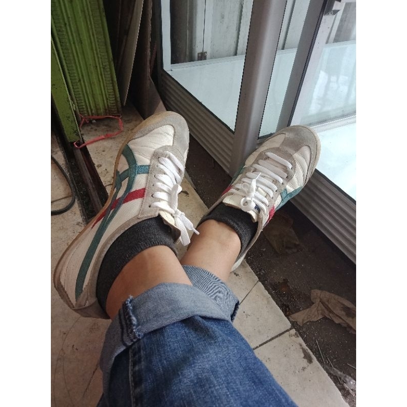 sepatu..onitsuka...