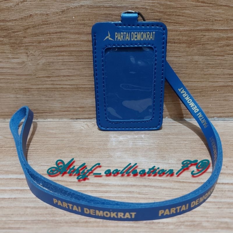

Tempat Id Card Kulit Partai Demokrasi Holder Id Card Partai Demokrat