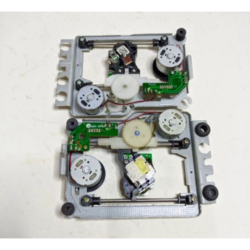 dinamo DVD player isi dua motor 3-9V utuh agan bisa opreker sendiri