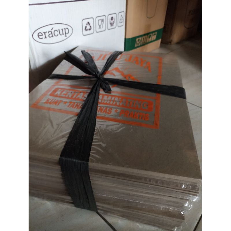 

kertas minyak/bungkus nasi / kertas laminating isi 100
