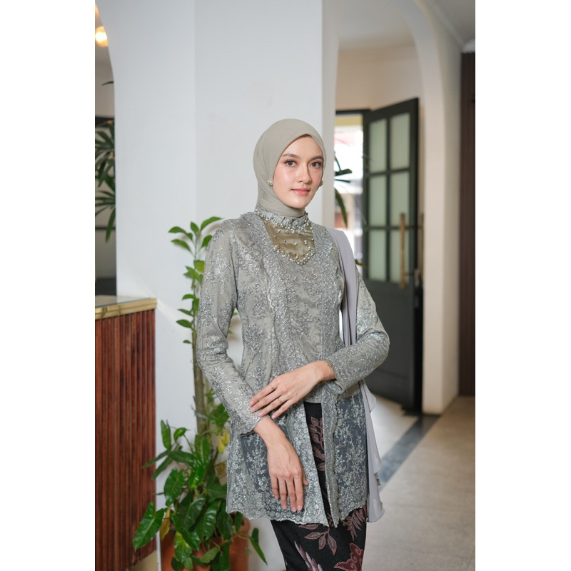 (Akita-Kinara sage) set couple kebaya wanita &amp; kemeja batik pria kebaya wisuda kebaya kondangan kebaya lamaran bahan lace premium