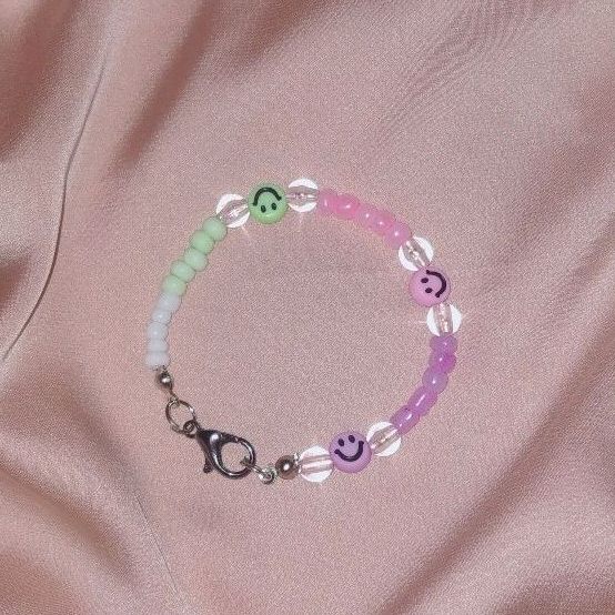 gelang manik manik/ gelang smile / gelang beads