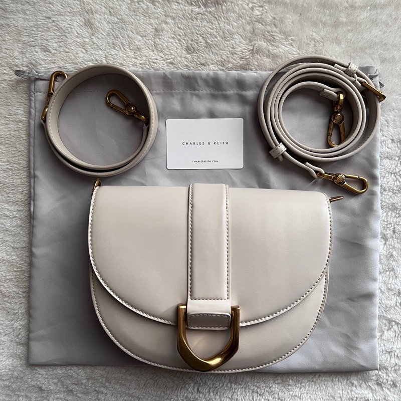 Tas Charles and Keith Gabine Saddle Bag in Cream Original Preloved