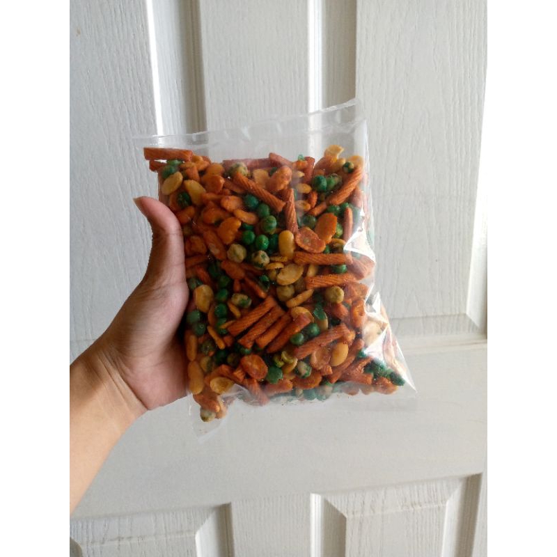 

Kacang Koro Mix