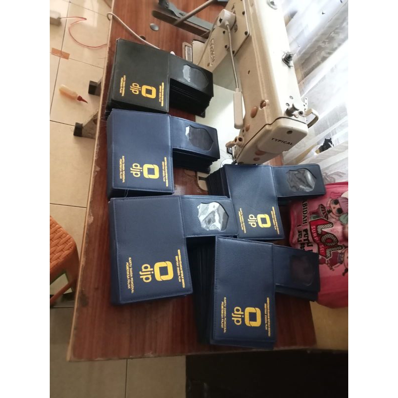 Dompet Lipat 3 Bahan Kulit Sapi Minimal Order 50pcs - Dompet Name Tag - Dompet Kulit Sapi Custom