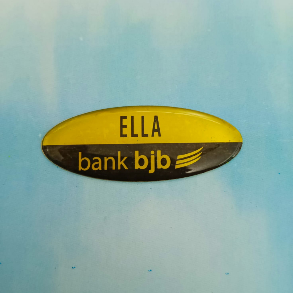 

Nama Dada Name Tag Kuningan Oval Kecil Magnet / Dudukan Paku / Peniti Custom