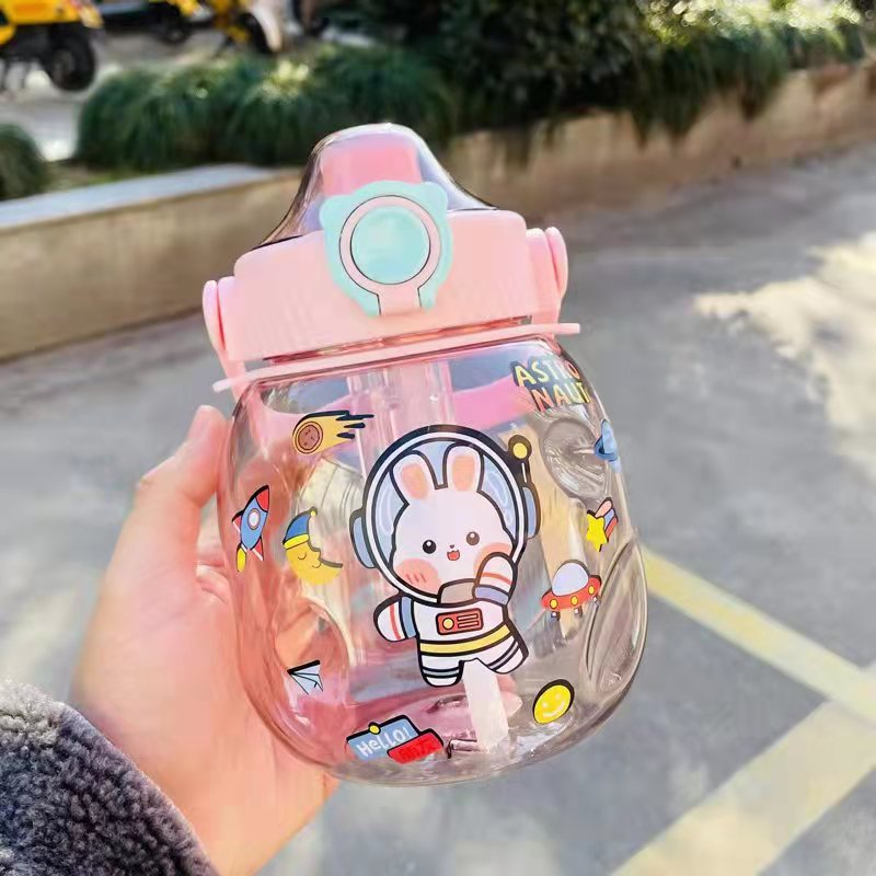 BOTOL MINUM ANAK GEMOY LUCU FREE STIKER + TALI  PANJANG ANTI TUMPAH XBD 8021