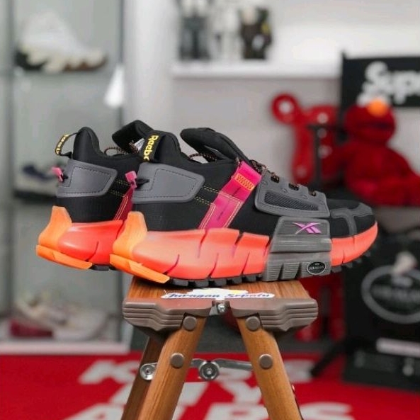 Reebok Zig Kinetica Edge &quot;Black/Proud Pink-High Vis Orange&quot;