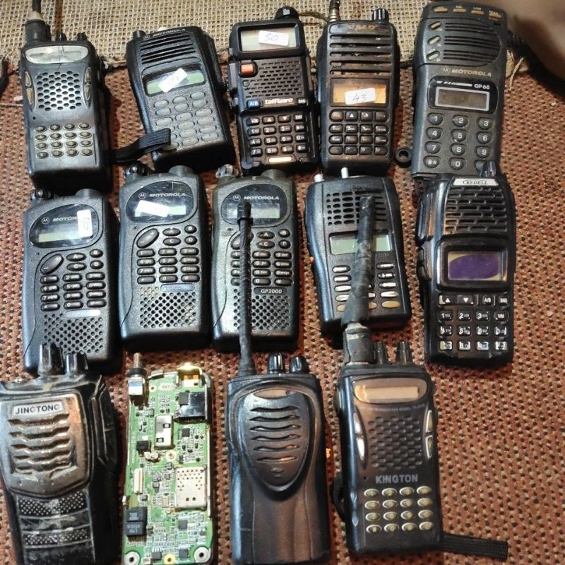 HT BERBAGAI MERK KONDISI OFF BUAT BAHAN KANIBALAN MOTOROLA GP88 SMP WEIRWEI WEICOM BERLIN FIRSTCOM KONDISI OFF