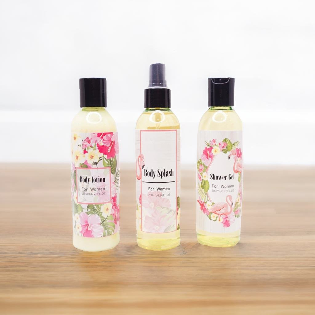 ROTANA 3 IN 1. SHOWER GEL. BODY SPLASH. BODY LOTION. CLASSIC ROSE PAKET HAMPERS