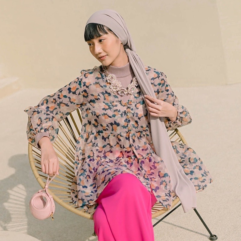 AMARISA CREME FLORAL OUTERWEAR BY HIJABCHIC