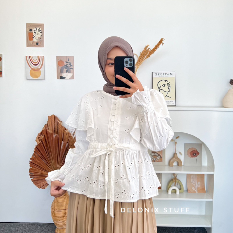 JELITA LACE TOP