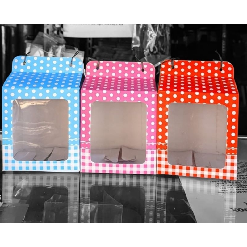 

DUS MUG 11x10x12 IVORY POLKADOT (BIRUMUDA, MERAH MUDA, MERAH)