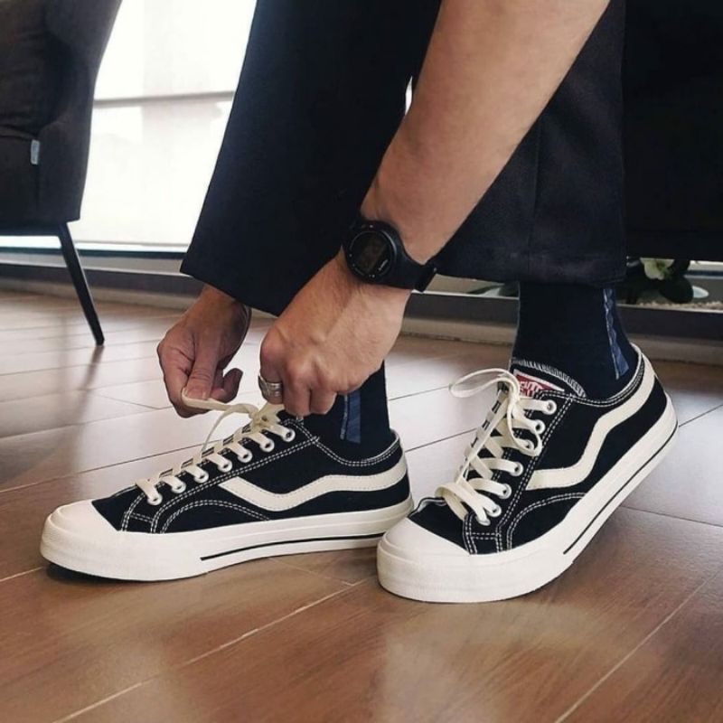 SNEAKERS KEKINIAN VENTELA UNISEX SIZE 36-43/SEPATU KETS PRIA WANITA TERBARU/SEPATU SNEAKERS MODEL BARU 2023/SEPATU ANAK SEKOLAH SD/SNEAKERS SEKOLAH SMP/SEPATU LARI PRIA DAN WANITA/SEPATU PRIA DEWASA/SEPATU FASHION WANITA/SEPATU SEKOLAH HITAM POLOS VENTELA