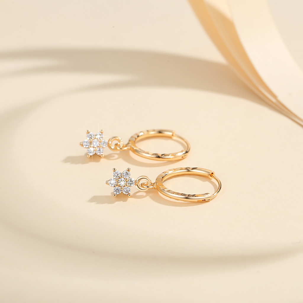 Y181 【Barang spot】Anting Titanium Wanita Mewah Bunga Kristal Lapis Emas Anti Karat 18k Drop Earrings Perhiasan