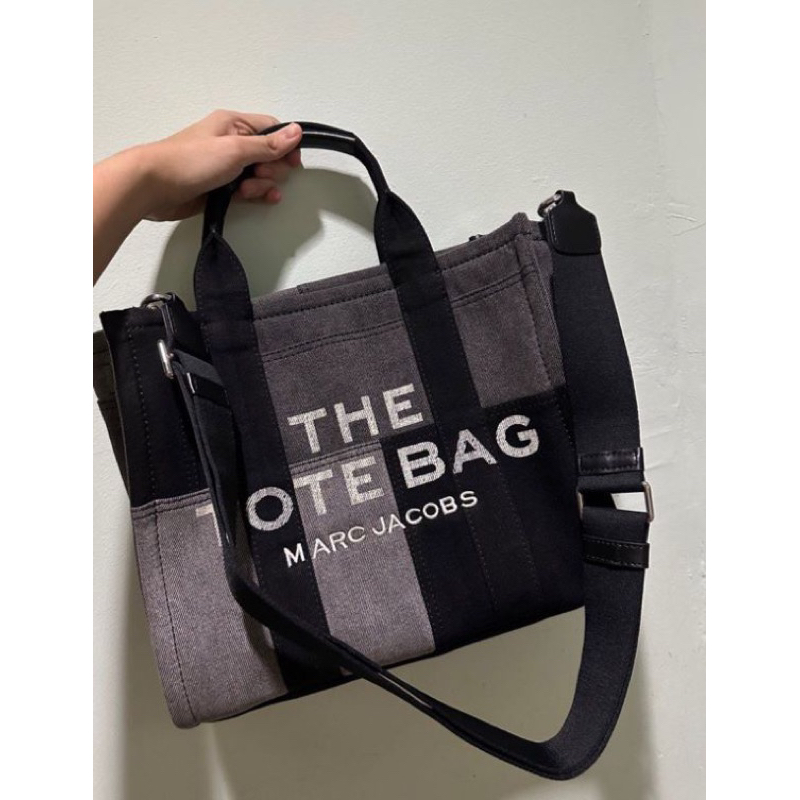 The J Tote Shoulder Bag 33 Cm