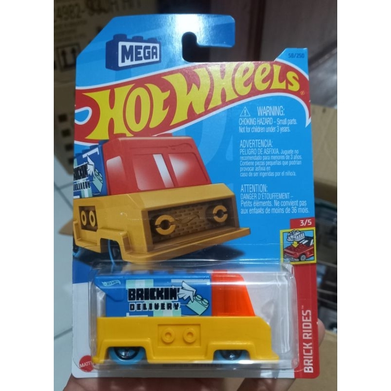 hotwheels BRICKIN DELIVERY  HW BRICK RIDES