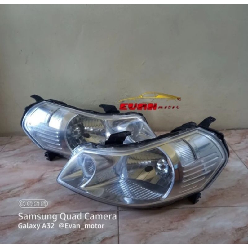 Headlamp lampu depan suzuki SX4 x over