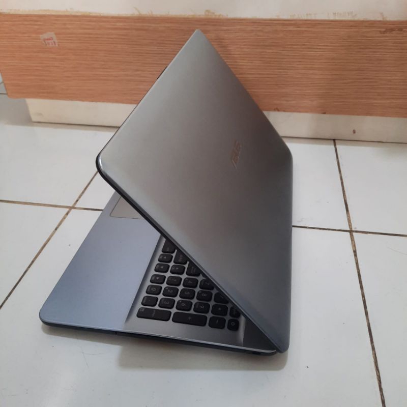 Laptop X541Sa Celeron N3060 Ram 4GB HDD 500GB Layar 15 inch windows 10 Siap pakai mulus