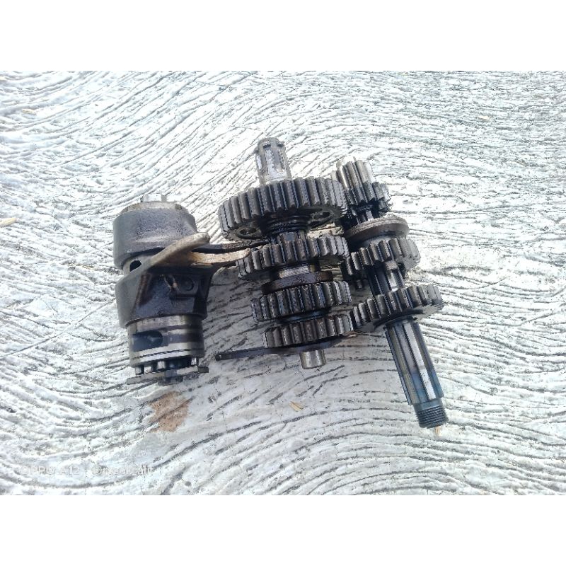 transmisi mesin honda supra lama