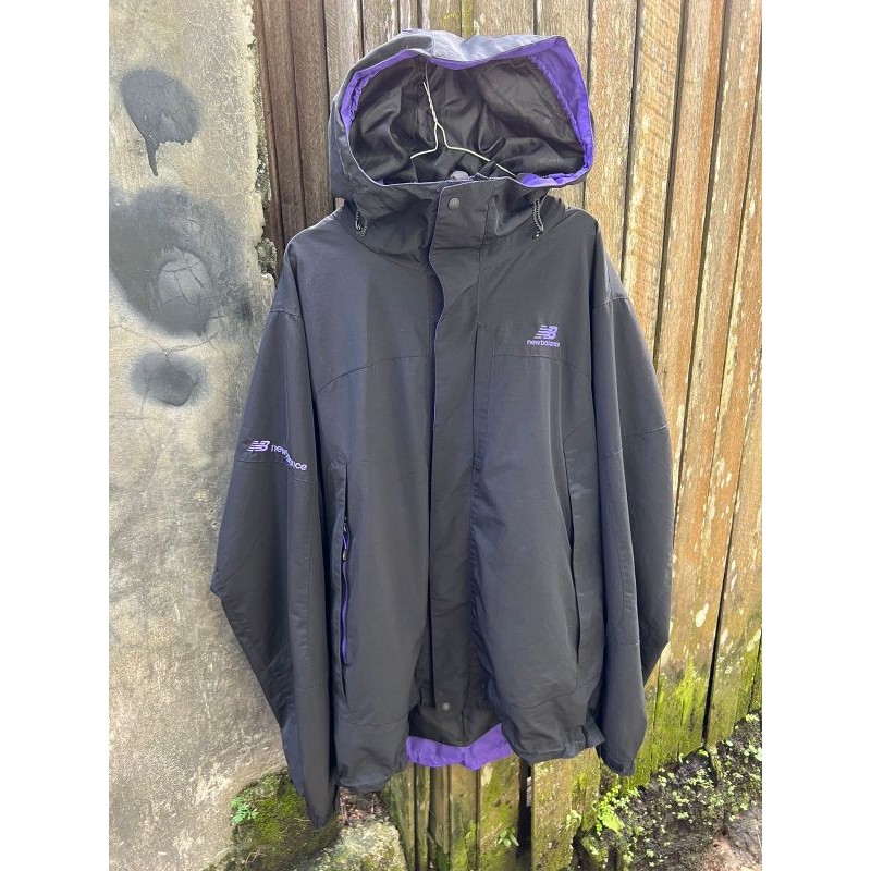 NEW BALANCE OUTDOOR JAKET (parasut)