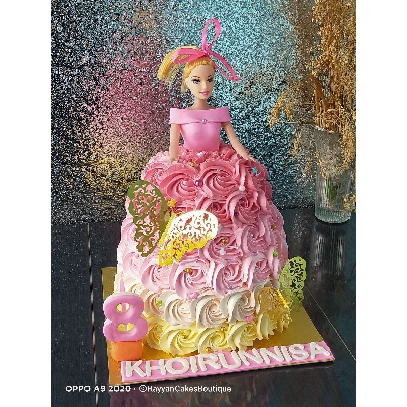 

Kue Barbie/kue ulang tahun /kue karakter / kue custom