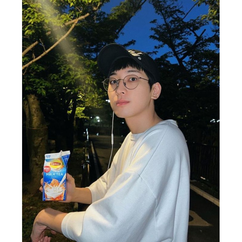 Jeonghan, Seungkwan, DK GB/broadcast Attacca