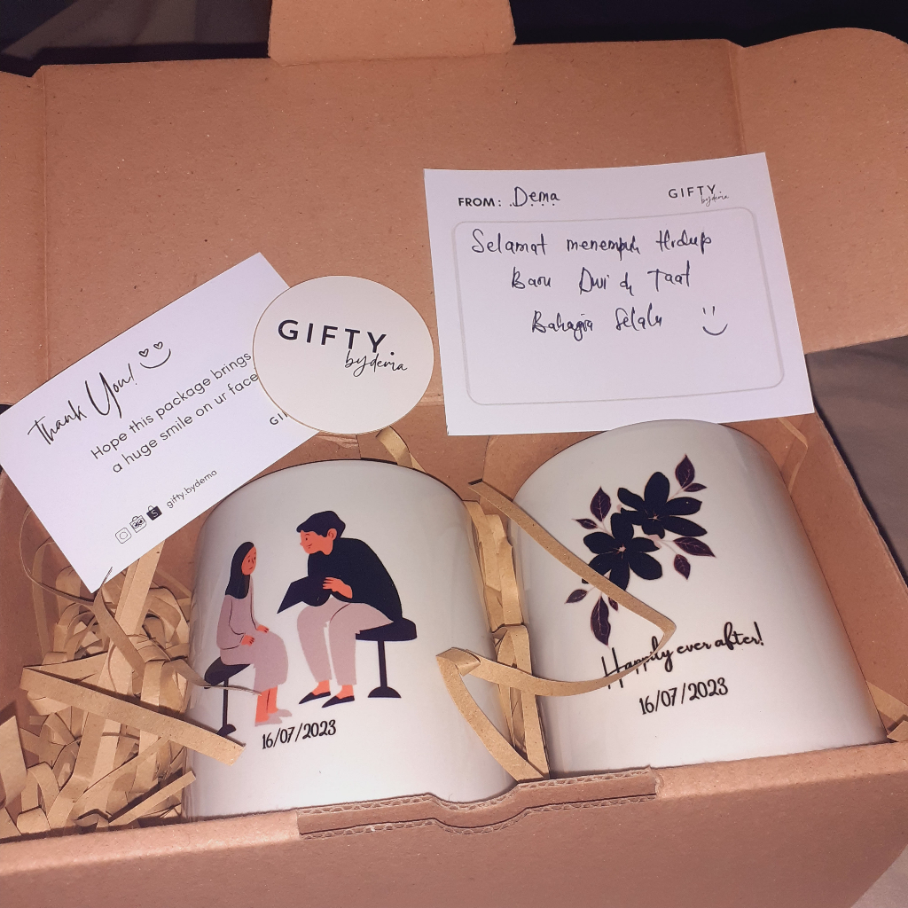 

MUG COUPLE / WEDDING GIFT / KADO PERNIKAHAN / ANIVERSARY | INCLUDE GREETING CARD DAN PACKAGING YANG MANIS