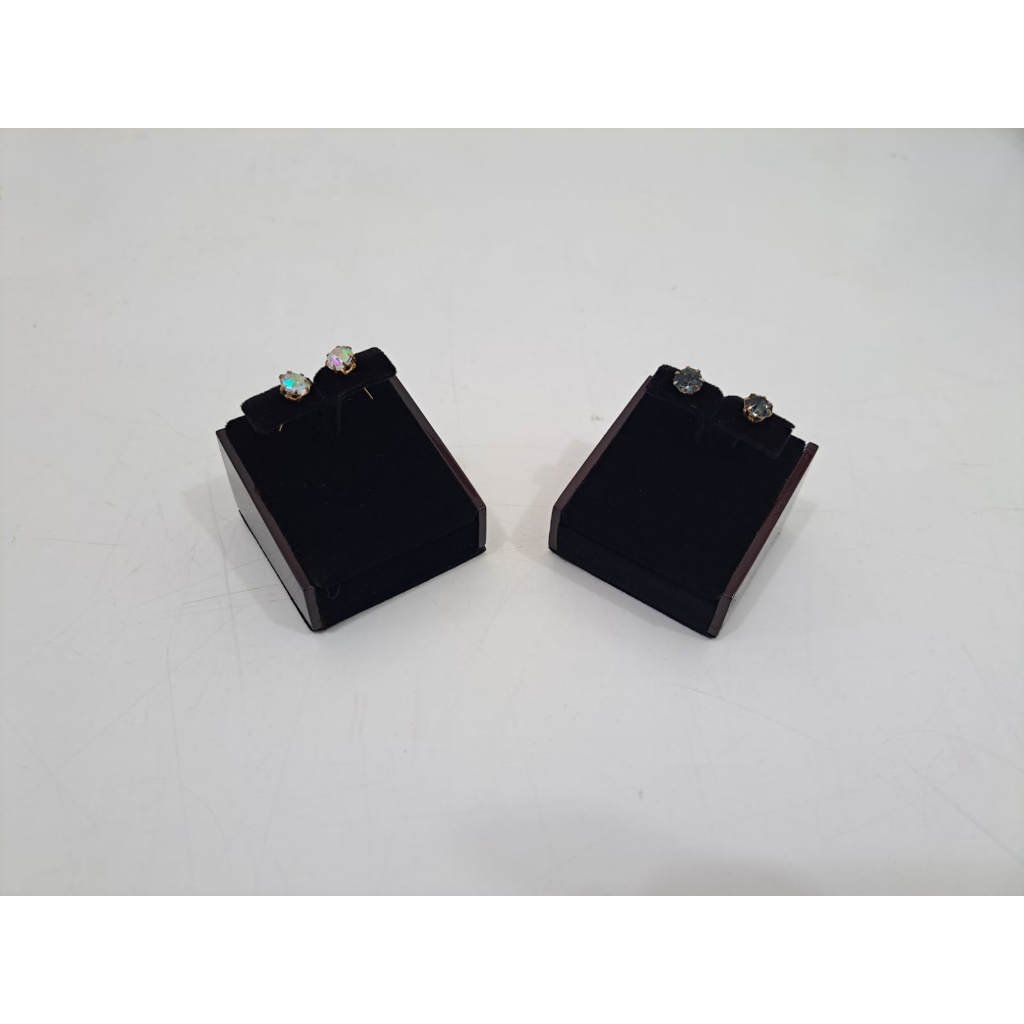 Display Anting Bludru Hitam Mahoni