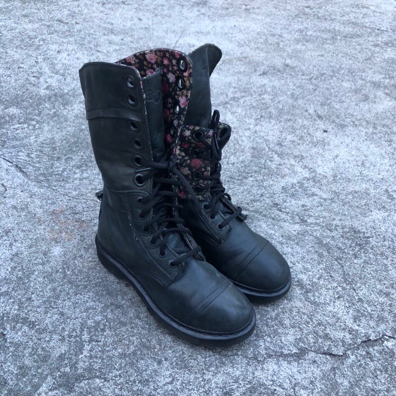 Dr. Martens Triumph 1914