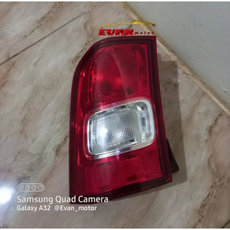 Stoplamp lampu belakang suzuki ignis