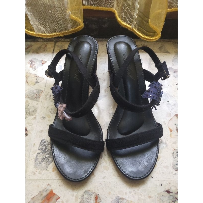 Preloved Ittaherl Dandelion Blockheels size 37