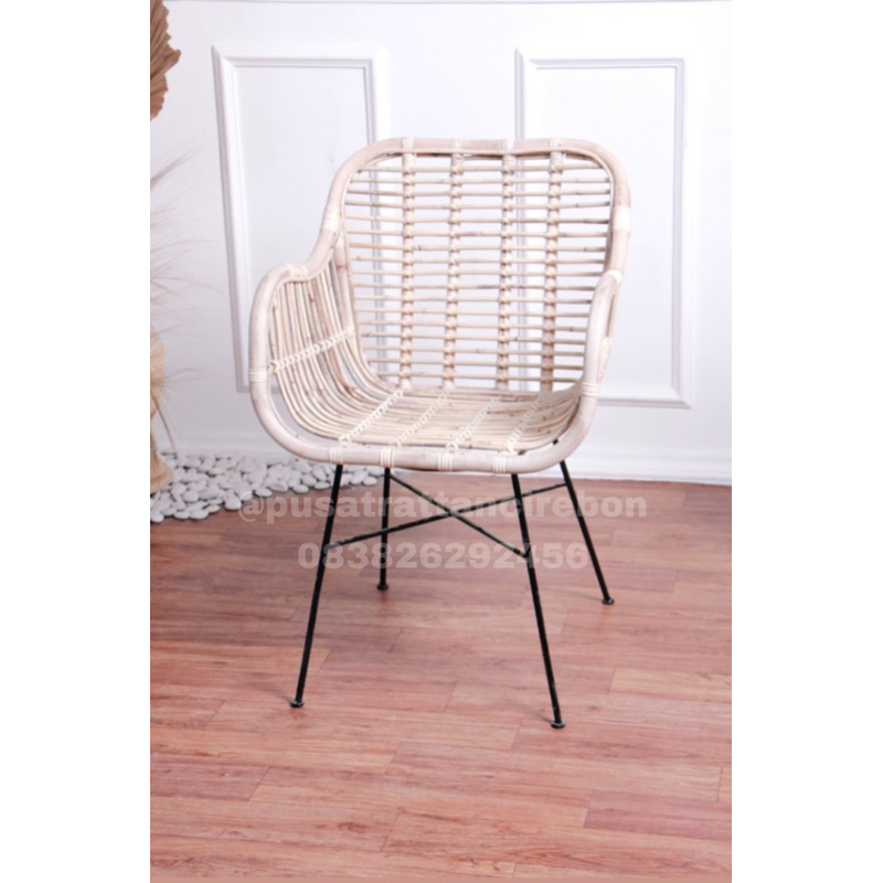 KURSI CAFE ROTAN KAKI BESI/ KURSI TERAS ROTAN