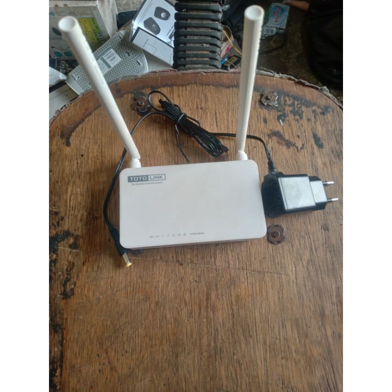 Totolink N355RT 300mbps plus adaptor