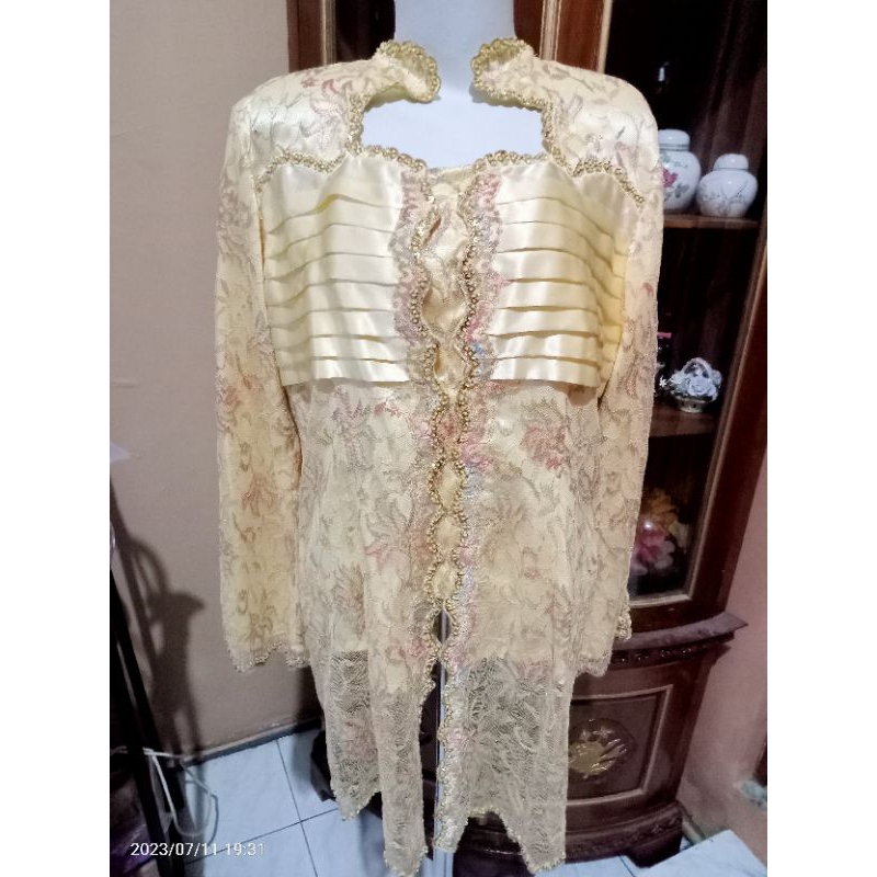 ATASAN KEBAYA BROKAT PAYET