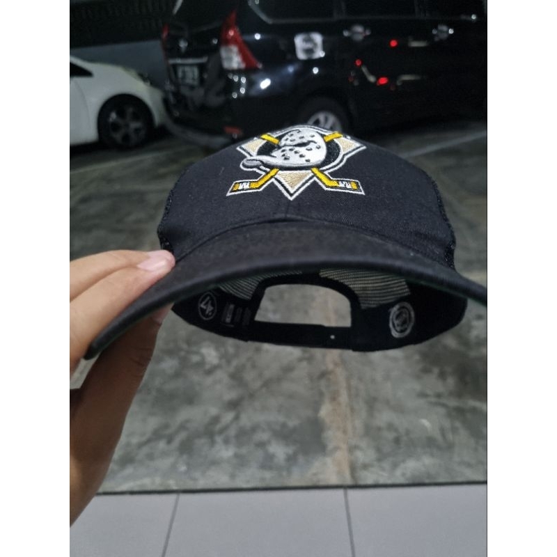 47 brand X NHL Mighty Ducks Trucker