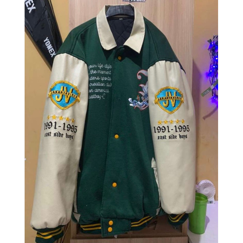 Varsity JakartaVibes