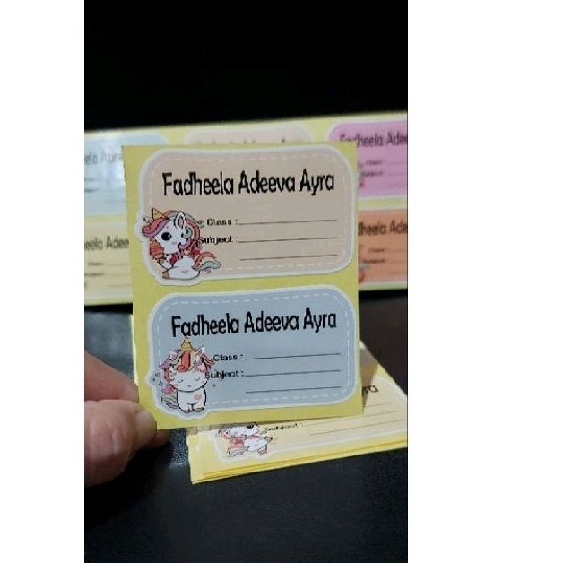 

Sticker Nama Buku Sekolah - Stiker Mapel - Stiker Nama - Label Nama Custom Karakter Stiker Nama Anak untuk Peralatan Sekolah