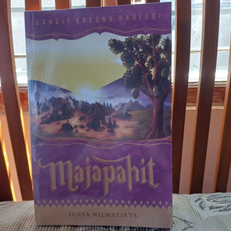 Novel Majapahit 4 by Langit Kresna Hariadi | Novel bekas koleksi pribadi