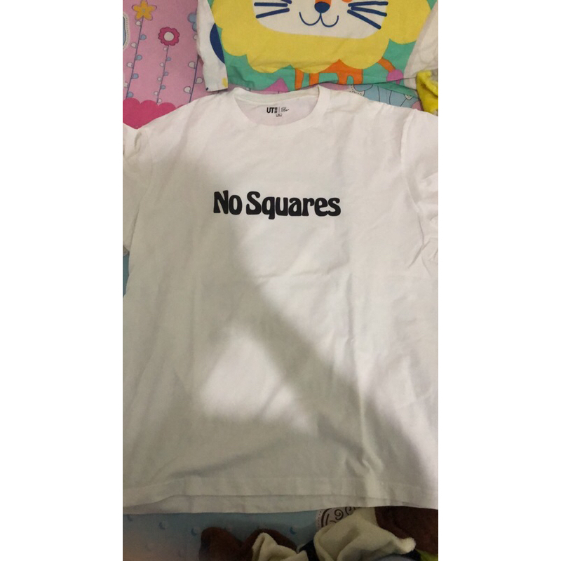 kaos uniqlo preloved