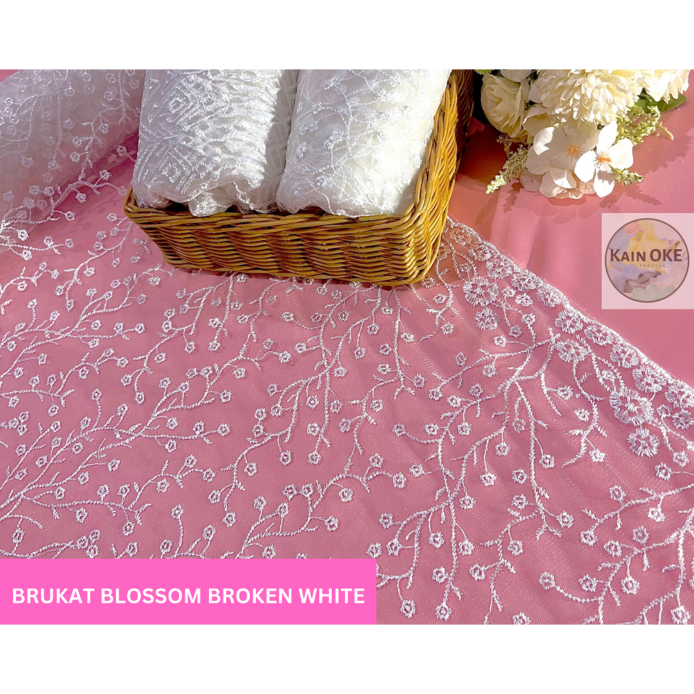 1/2 m Akar Bunga Putih Bersih Brokat/ Kain Brukat  Premium Grade A/ Furing/ Bahan Kebaya  (1/2meter)