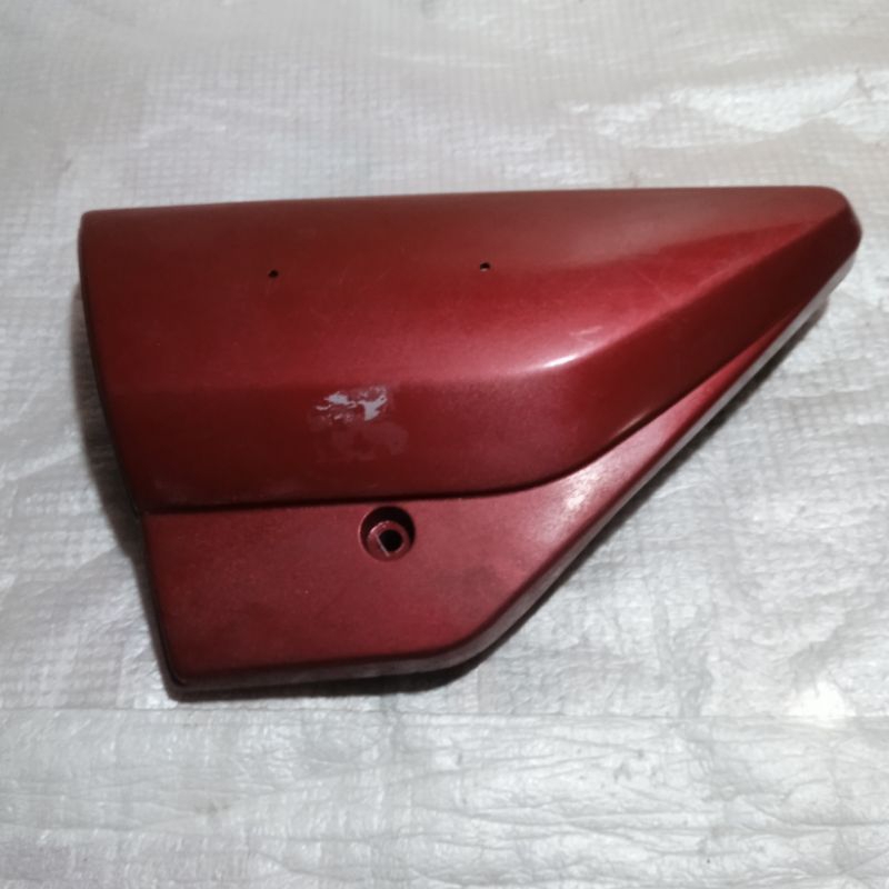 Cover Box aki accu tengah kiri Suzuki TRS Original SGP Nos