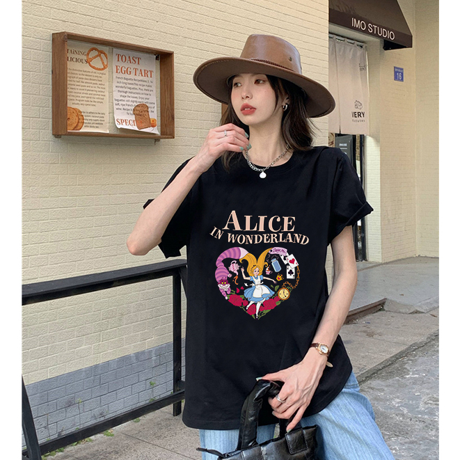 Kaos Wanita Korean Style Cartoon Alice Motif Printed Kaos Cream Import Oversize Kekinian T-Shirt