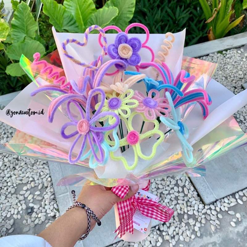 Bucket Bunga Kawat Bulu Pipe Cleaner Bouquet Hologram Buket Flower Wisuda Kelulusan Kado Ulang Tahun Hari Guru Kado Unik Zona Custom