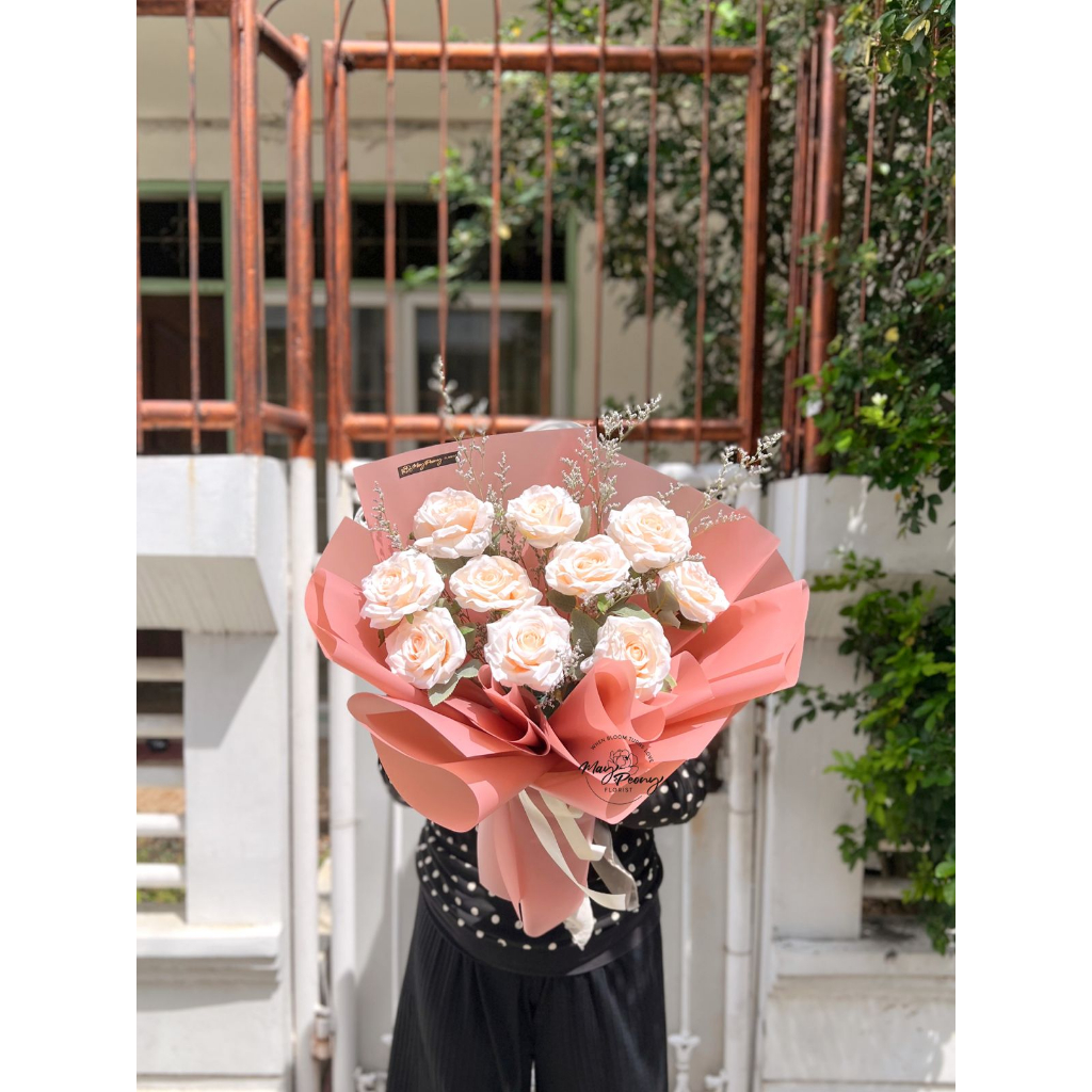 ARTIFICIAL ROSE BOUQUET 10 STEM - BUKET BUNGA MAWAR PALSU 10 TANGKAI ARTIFICIAL GIFT BOUQUET BUNGA PALSU FLOWER BOUQUET FLOWER BUCKET FLORIST KADO BUNGA WISUDA BUNGA WISUDA BUKET WISUDA BUKET ULANG TAHUN KADO ANNIVERSARY KADO BUNGA PALSU