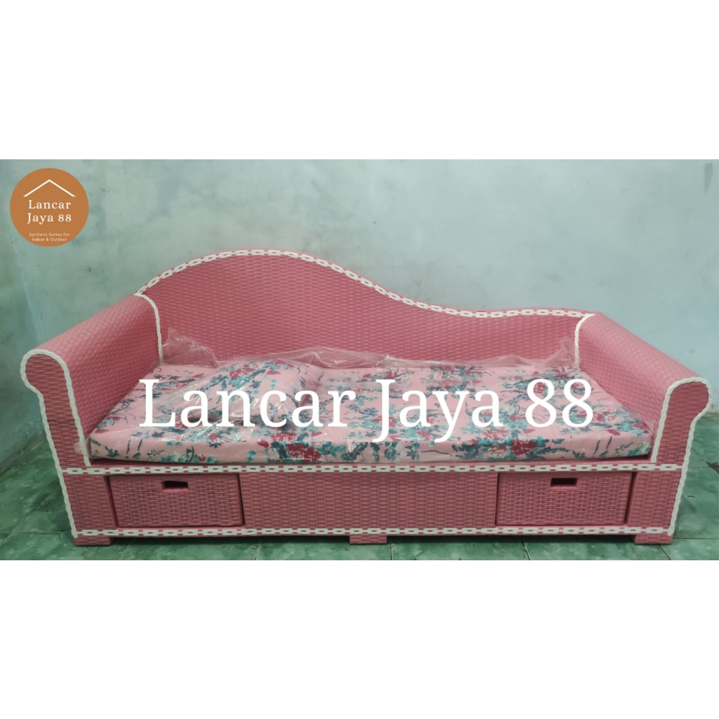 Sofa Lige Rotan Sintetis