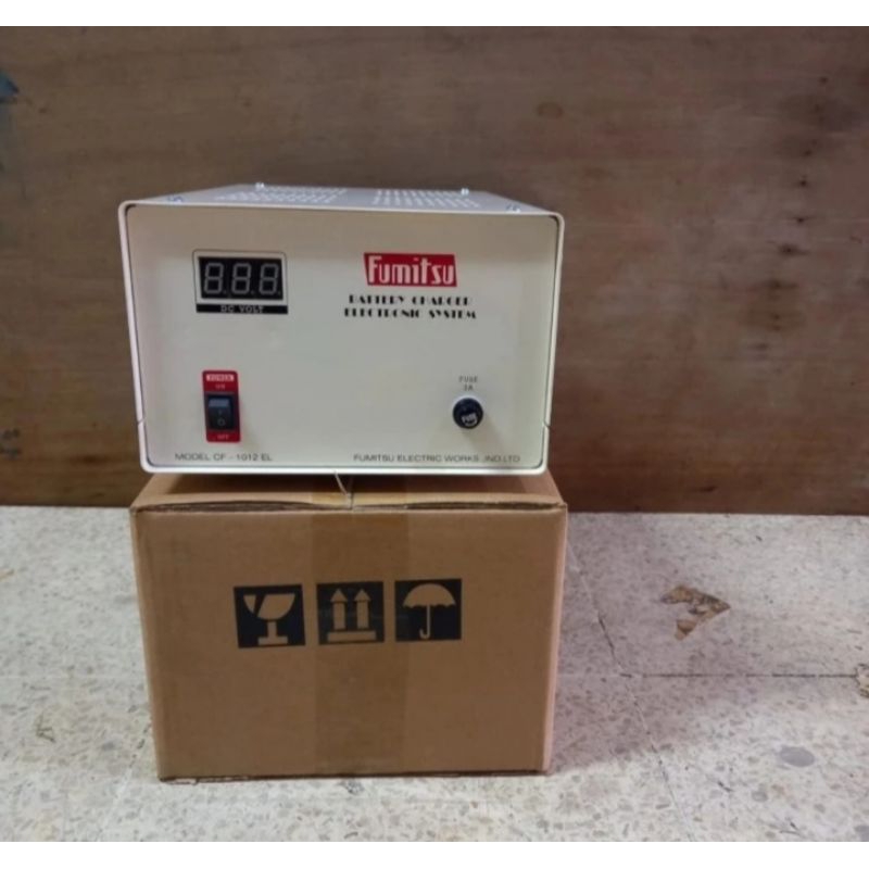 FUMITSU CF 1012 EL FULL AUTOMATIC BATTERY CHARGER 12V