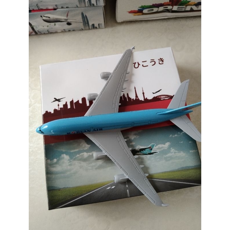 Miniatur Diecase pesawat Korea Air Panjang 20 cm ada roda